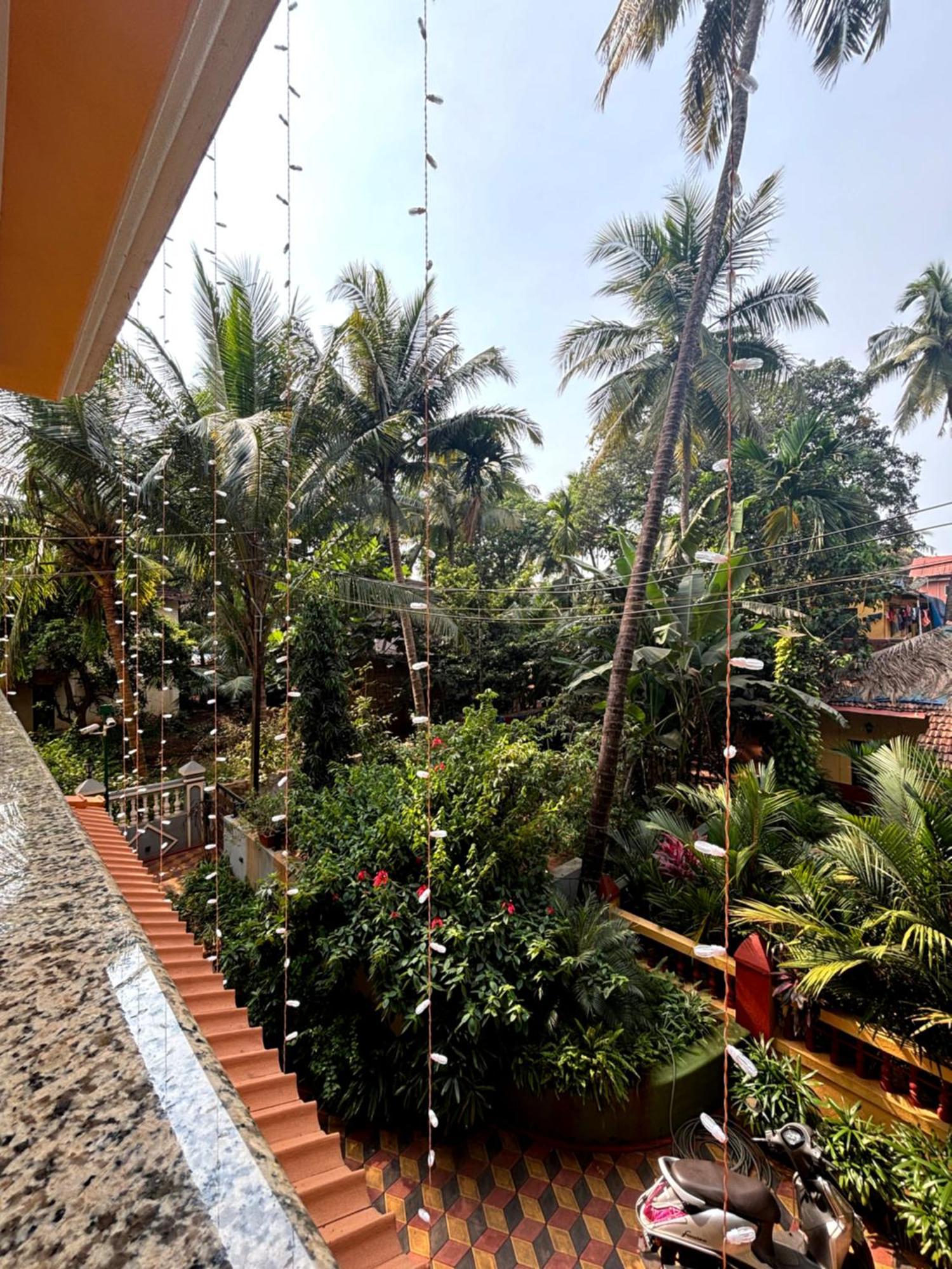 Ena Holiday Inn Calangute Esterno foto