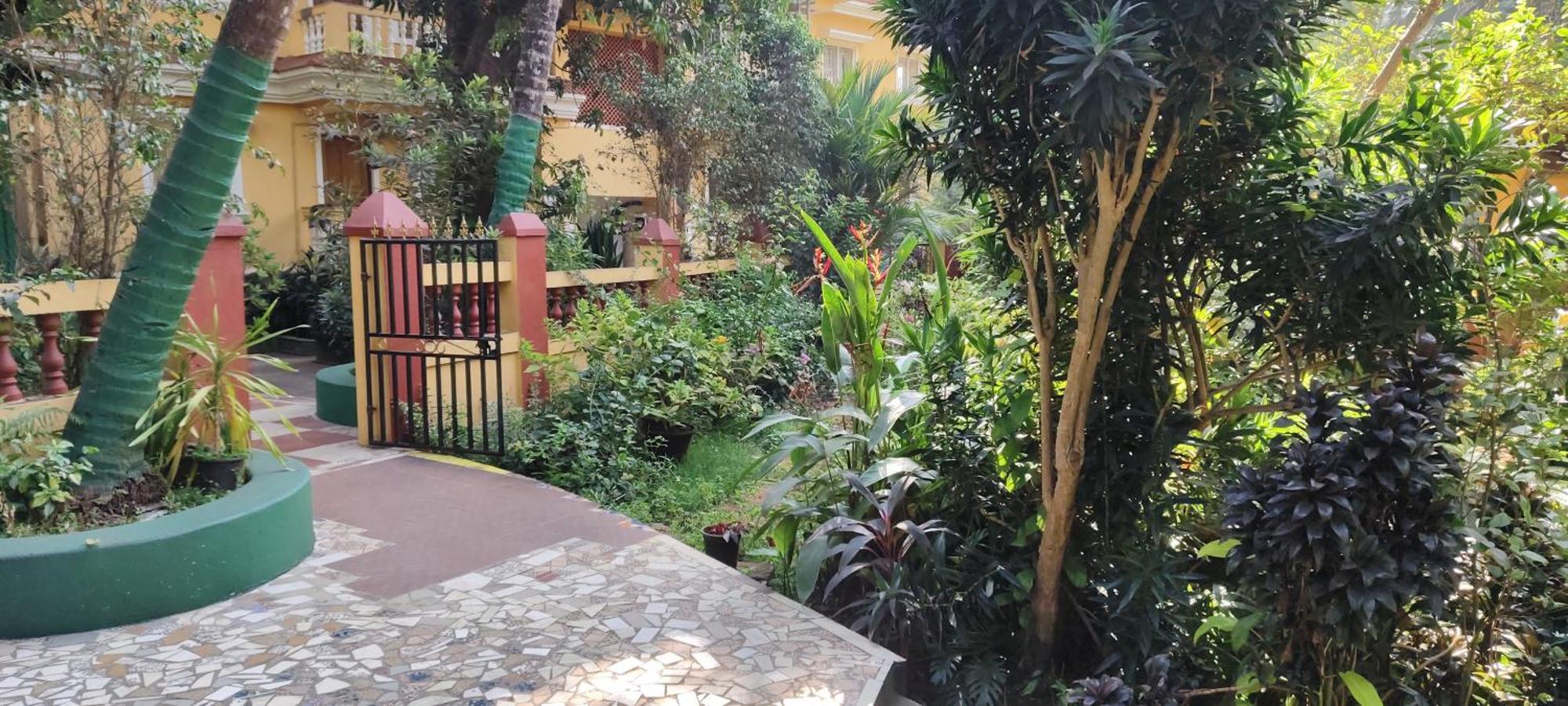 Ena Holiday Inn Calangute Esterno foto